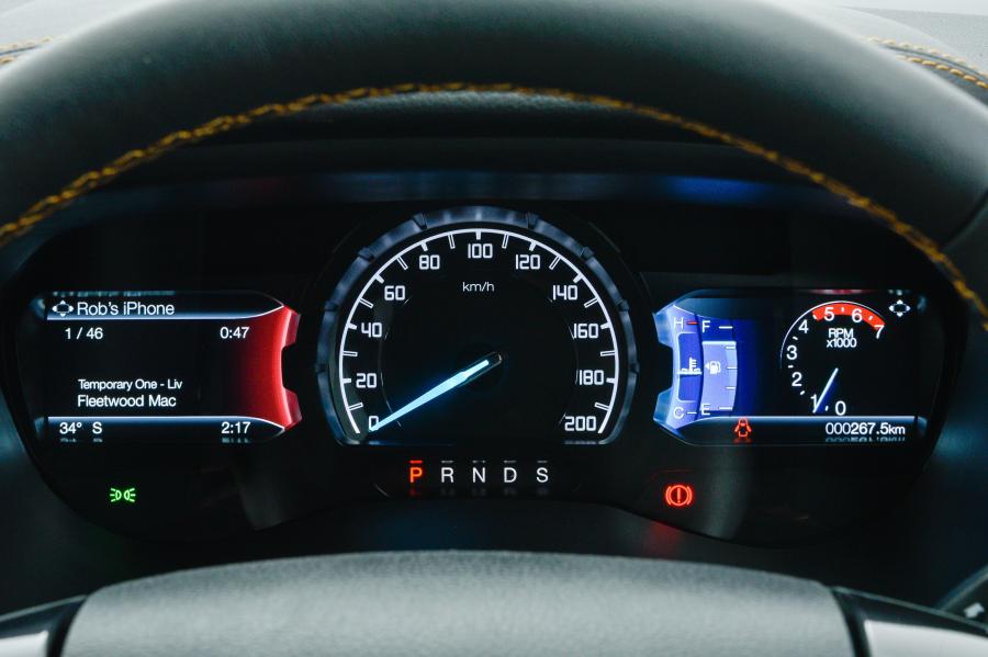 Панель приборов Ford Ranger Wildtrak 2019 года  (ZA) (фото 14 из 40)